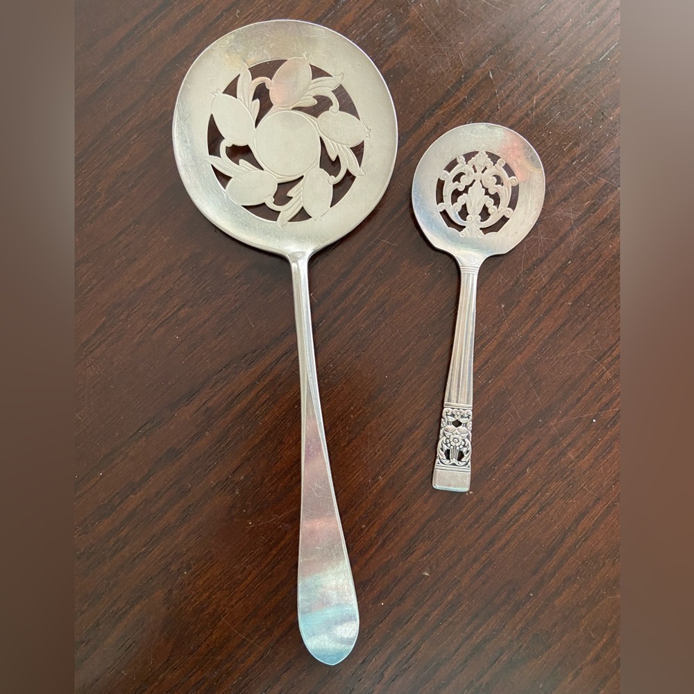 ORIGINAL ROGERS c1960 HUTTON PATTERN SILVERPLATED TOMATO SERVER & Bon Bon Serve - Picture 1 of 8